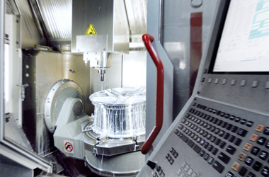 Nachbearbeitung mit CNC-gesteuerten Dreh- und -Fräsmaschinen